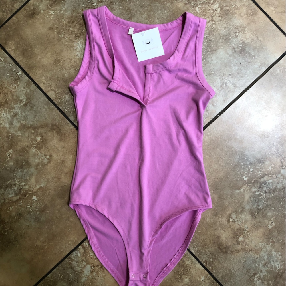 NWT boutique bodysuit | Rivals + Resilience | light magenta